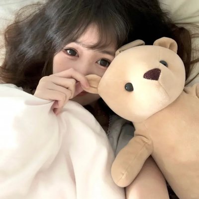 独自在夜晚的海边